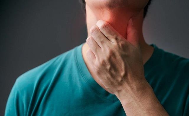 बारिश के मौसम में गले का दर्द परेशान कर रहा है? यहां जानें राहत पाने के लिए क्या करें बारिश के मौसम में गले का दर्द परेशान कर रहा है? यहां जानें राहत पाने के लिए क्या करें