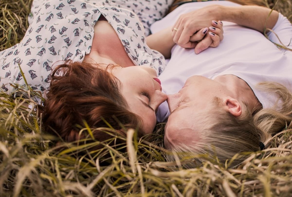 study says intimate relationship relate to mental health